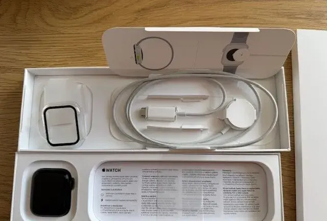 Apple watch SE 2023 40mm inkoustově černá