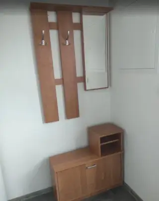 Botník s věšákem a zrcadlem