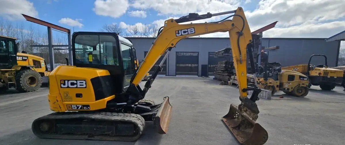 Minibagr JCB 57C-1, r.v. 2020, 1573 mth, nové pásy