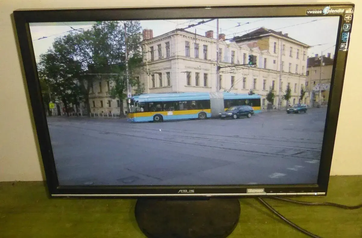 LCD monitor ASUS 22 palců, 1680x1050