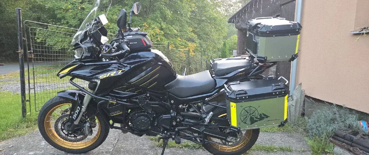 QJ Motor SRT 900 SX Pouze 4533 km – V plné záruce