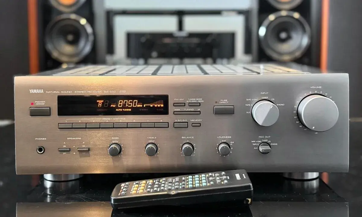 Yamaha RX-550 stereo zesilovač s DO