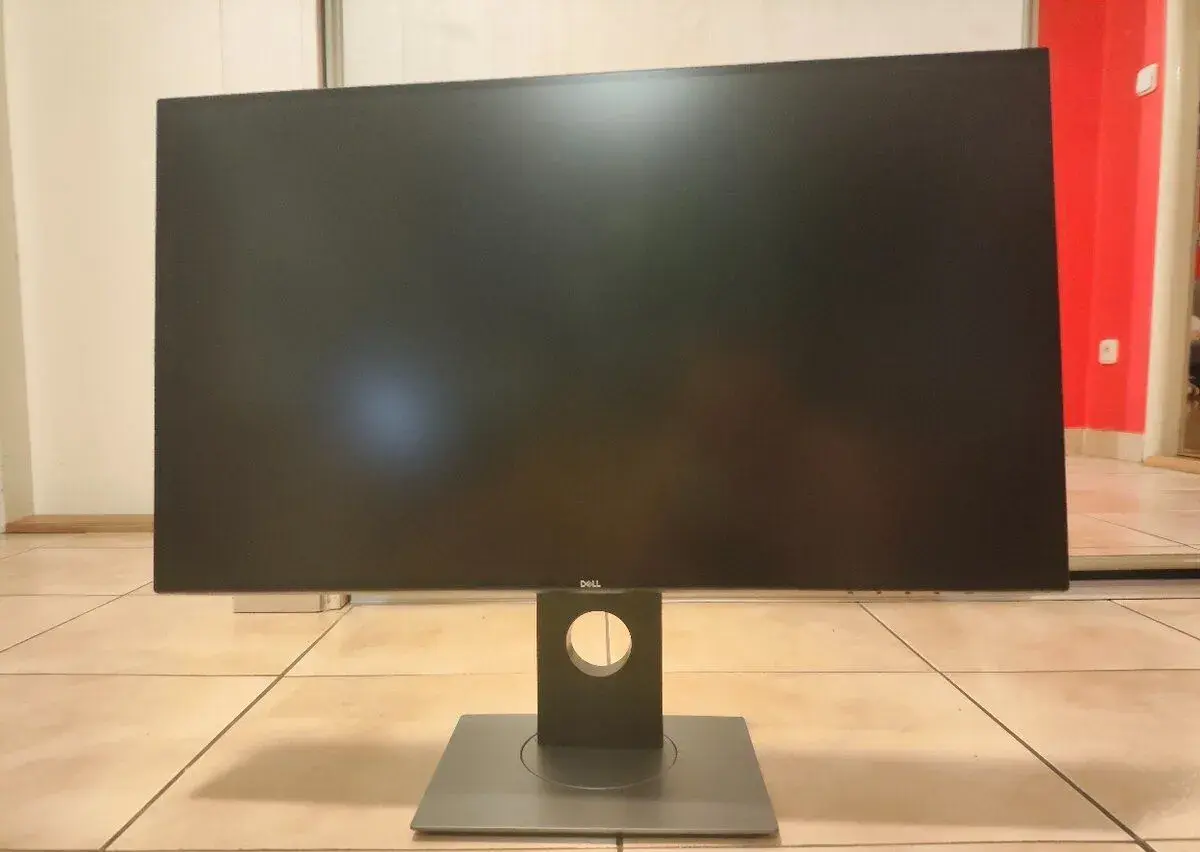 Dell UltraSharp U2719D monitor 27"