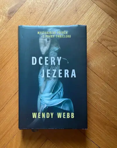 Kniha Dcery jezera, Wendy Webb