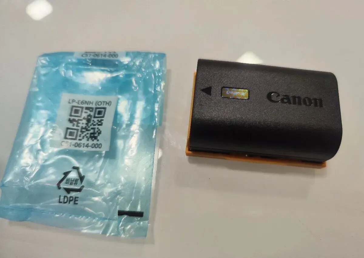 Canon LP-E6NH lithium-ion