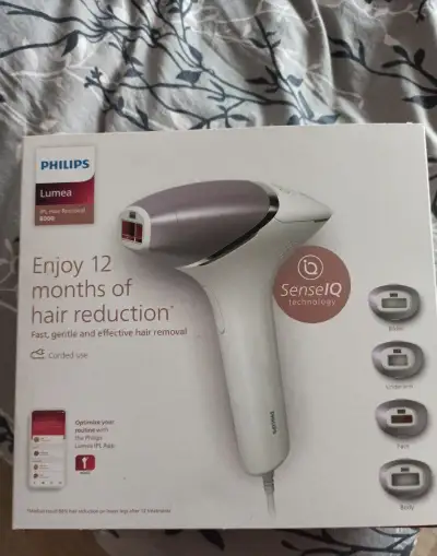 Philips Lumea Series 8000 IPL BRI947