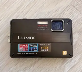 Panasonic Lumix DMC-FT10 – vodotěsný, 14 Mpx