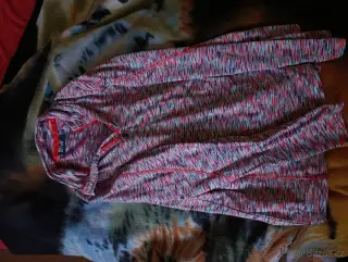 Dlouhé triko