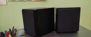 bedinky k audio nebo k PC rozměr 130x135x120 mm.