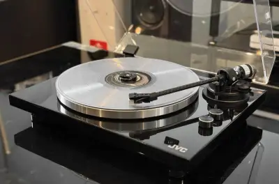 JVC AL-E534B Gramofon