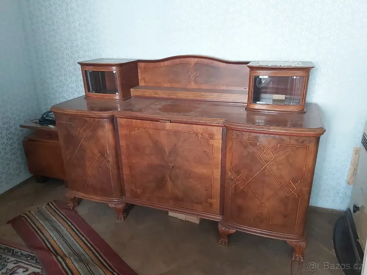 nábytek s prvky art deco