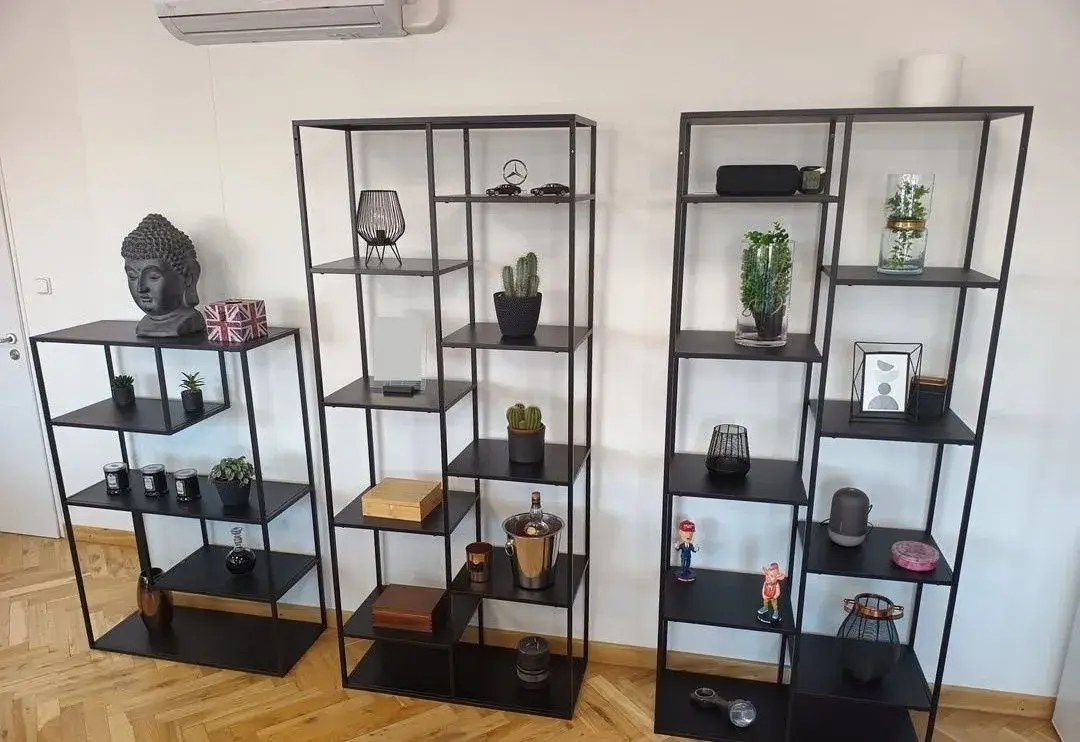 Stylové kovové regály