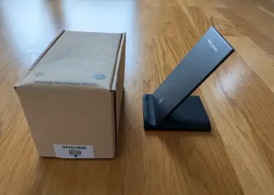 Bezdrátová nabíječka AlzaPower WF220