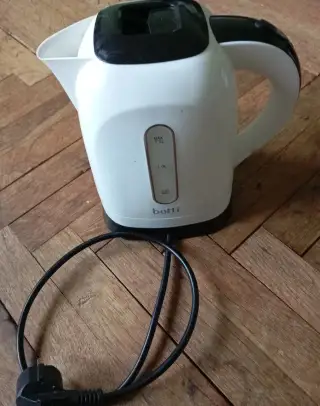 Rychlovarné konvice 2 ks.