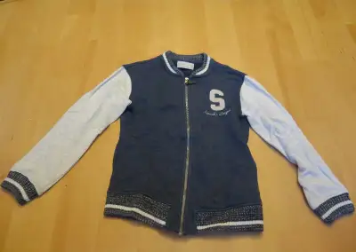 Úpletovou mikinu na zip. Zn. ZARA Boys, vel. 140/9-10