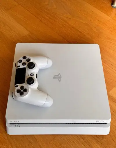 Playstation 4 Slim 500GB + ovladač