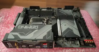 GIGABYTE Z790 GAMING X AX