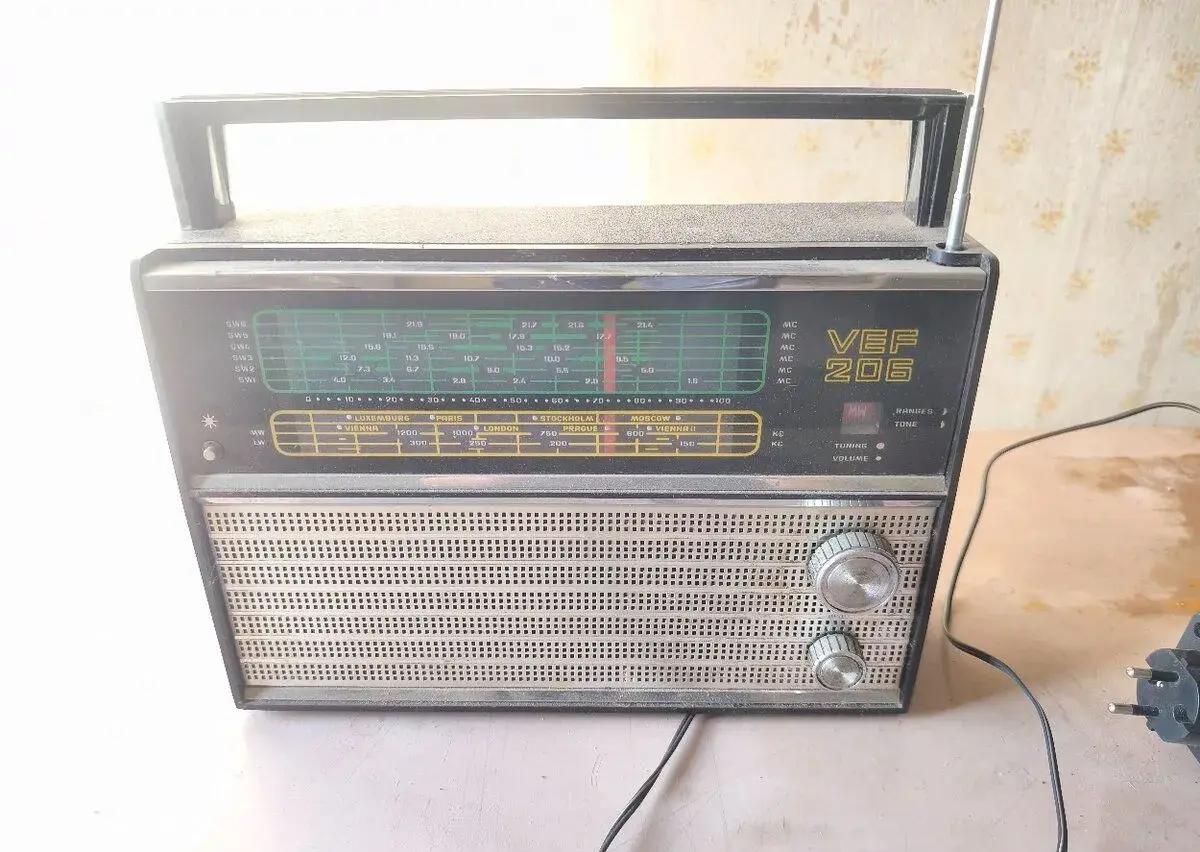 Tranzistorové rádio VEF 206