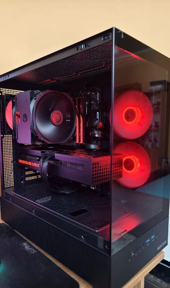 Výkonné herní PC R7 7800X3D/9070XT/32DDR5/2TB SSD záruka