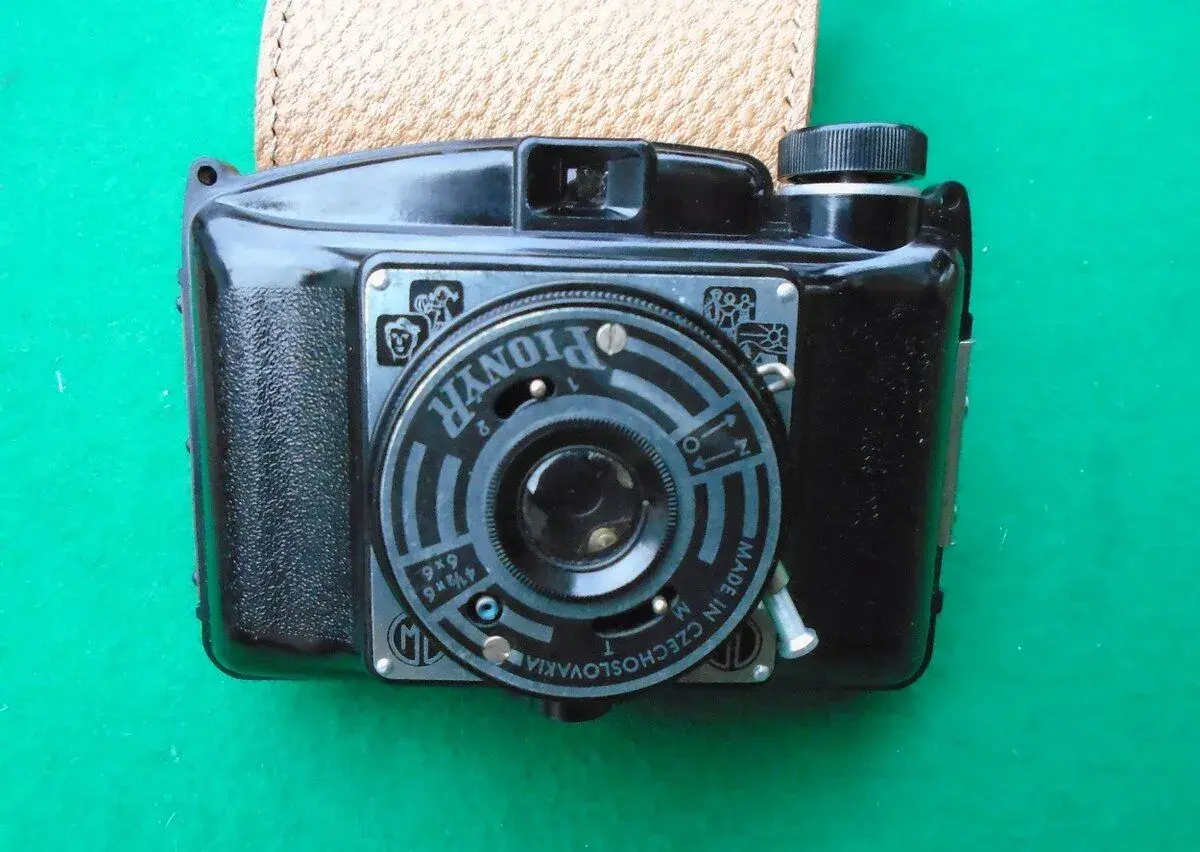 Retro bakelitový foto fotoaparát Pionýr top sběratelský stav