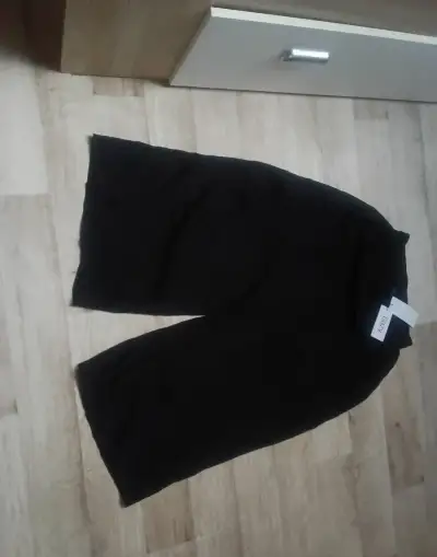 OBROVSKÉ ČERNÉ KALHOTX 4XL H&M