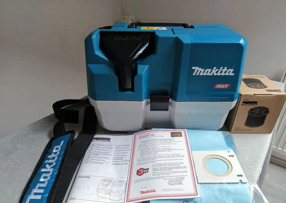 Aku-vysavač Makita VC014GLZ nový nepoužitý