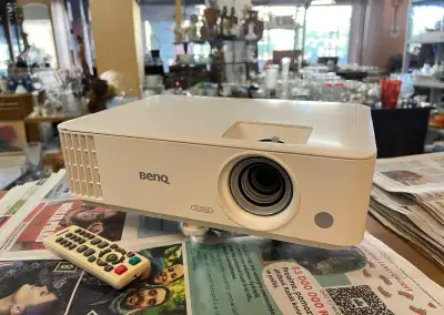 Projektor BenQ SU922 WUXGA 1920×1200