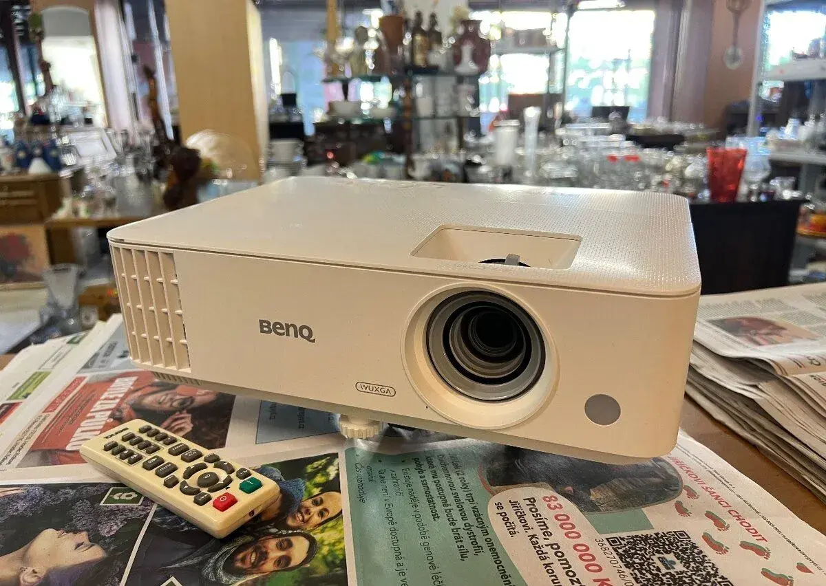 Projektor BenQ SU922 WUXGA 1920×1200