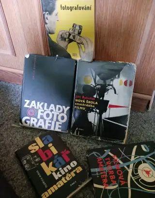 Staré knihy o fotografování a filmování