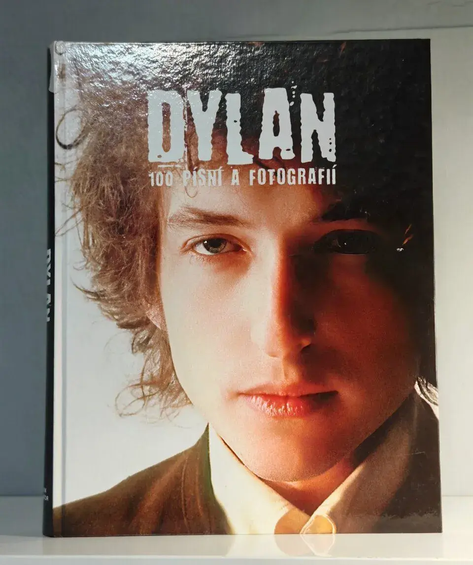 Kniha BOB DYLAN: 100 písní a fotografií