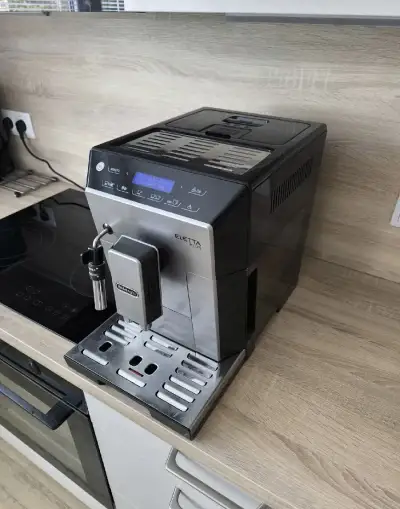 Automatický kávovar DeLonghi Eletta Plus