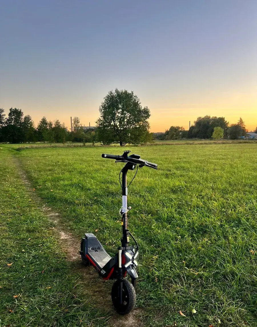 Elektrokoloběžka Segway ZT3 Pro v záruce