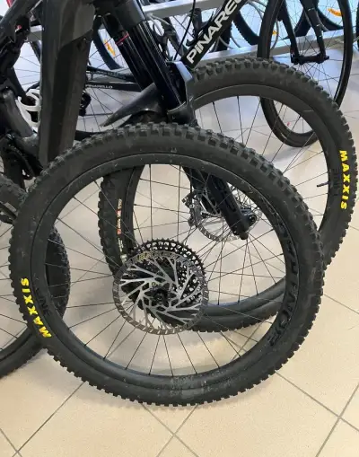 Karbonová kola Bontrager LinePro30 29",1760g,Boost,XD,HG,MS