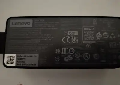Lenovo 65W Standard AC Adapter USB-C velmi pěkný stav