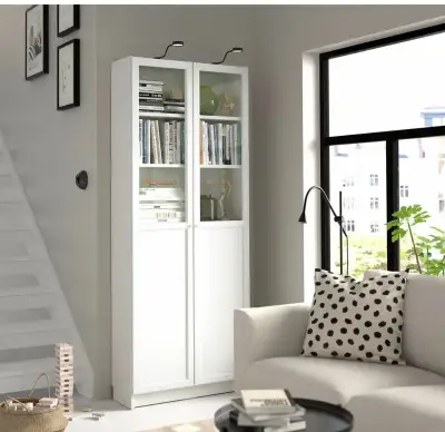 IKEA BILLY / OXBERG knihovna s dvířky – bílá