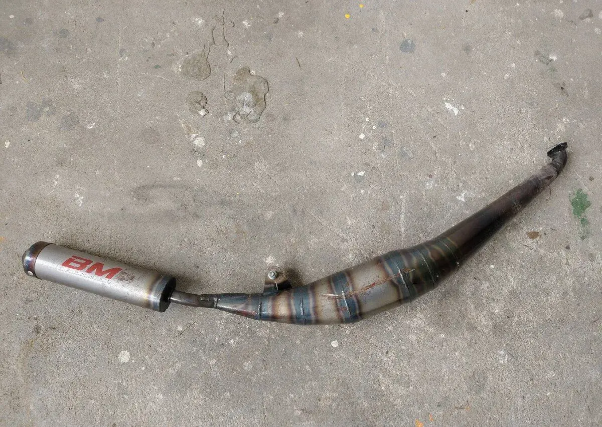 výfuk BM EXHAUST na Babettu 210