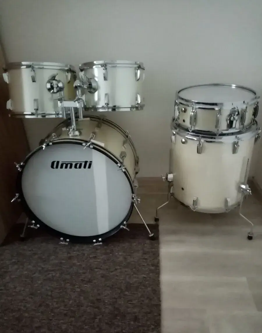 Amati 80s