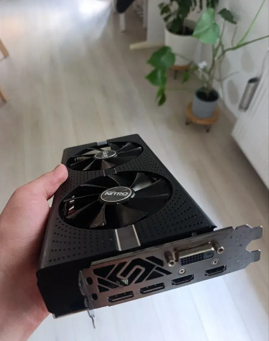 Grafická karta Sapphire Nitro+ RX580 8GB