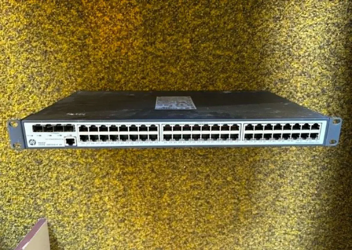 Gigabitový Switch HP V1910-48G (JE009A) - 48 portů + 4x SFP