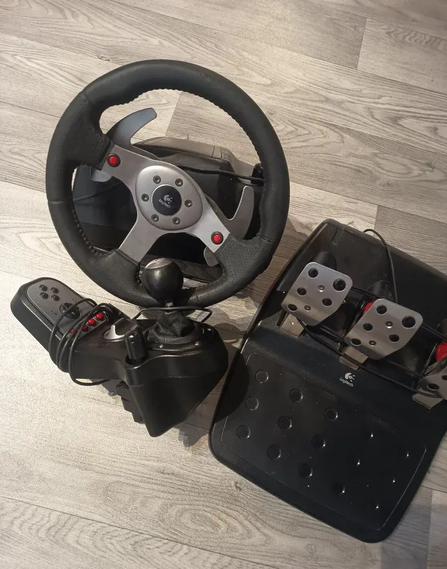 Volant Logitech g25