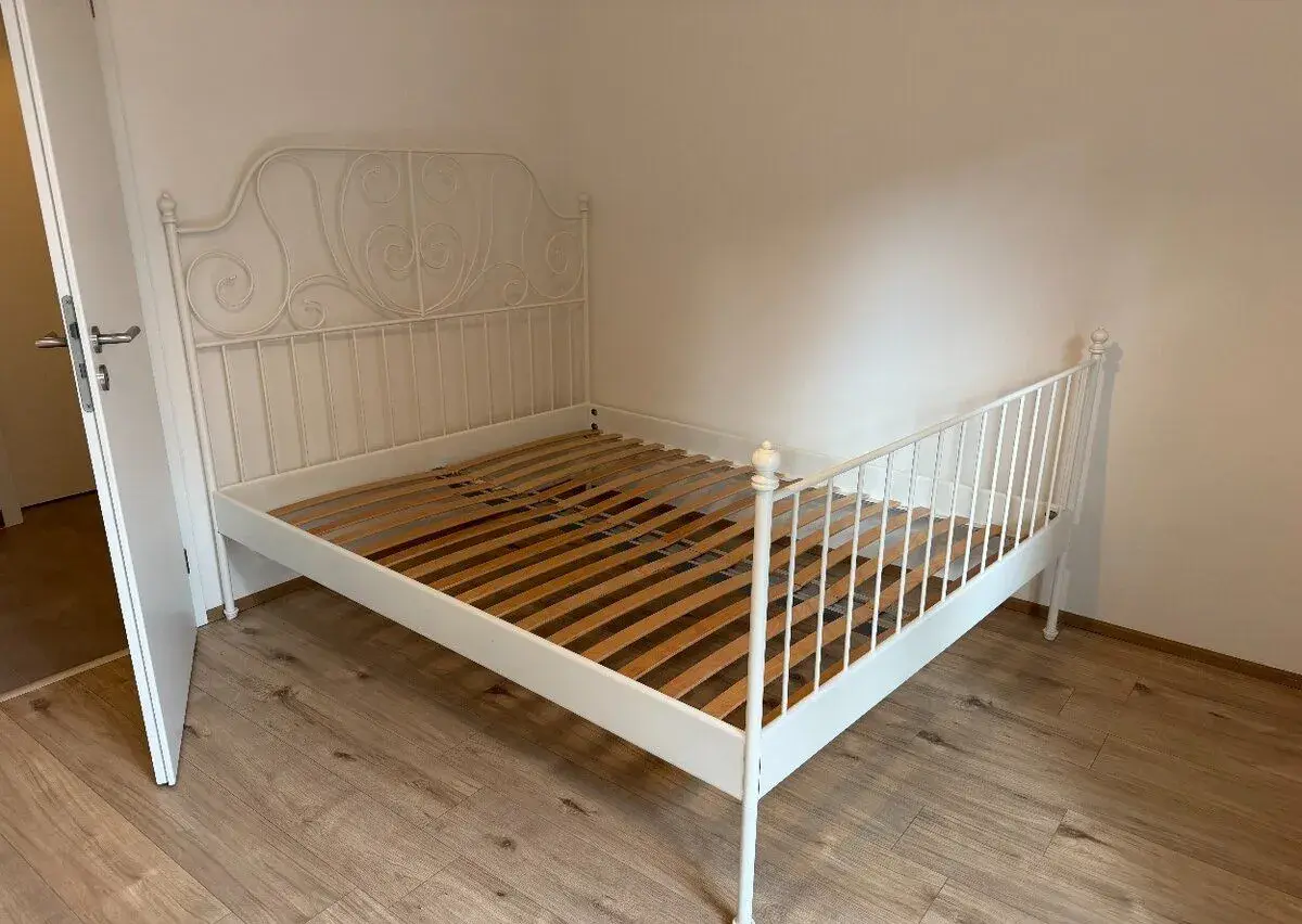 Ram postele IKEA LEIRVIK 160x200 včetně roštů