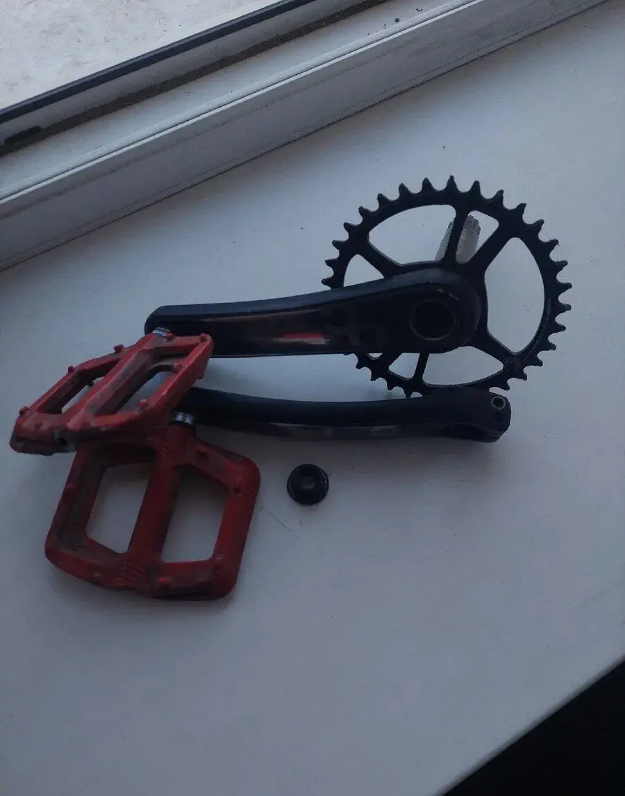 Kliky Bc 175mm + pedály + 2x převodník sram