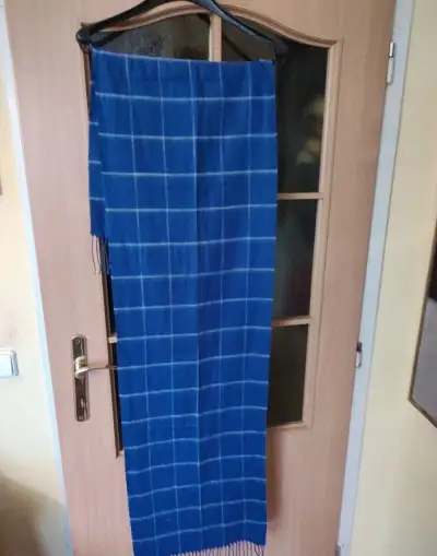 šál střední z příjemného materiálu