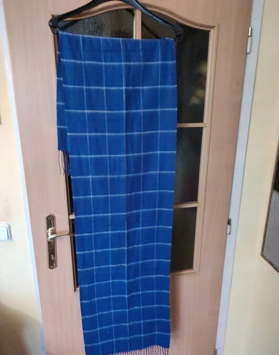 šál střední z příjemného materiálu
