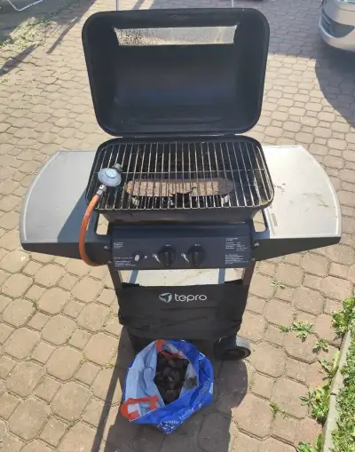 Zrezlý plynový gril