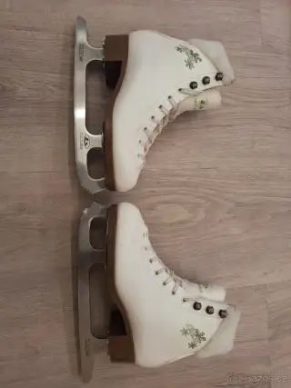 Botas STELLA jr dámské lední brusle 33EU
