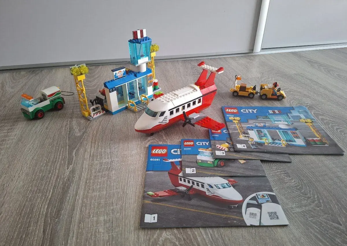 Lego City 60261 - Hlavní letiště