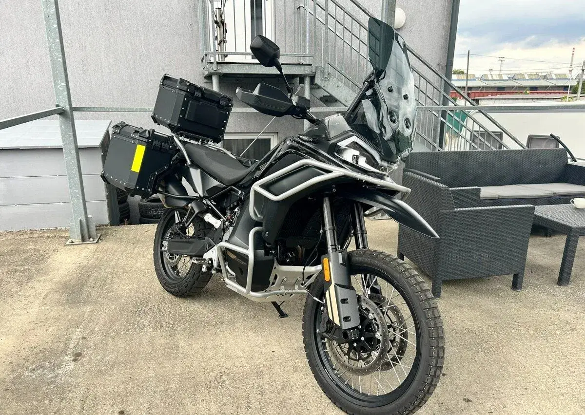 Cfmoto 800mt-x 1.maj zajeto ČR Serviska DPH