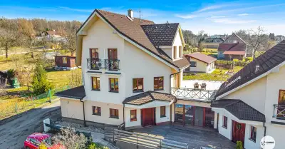 Pronájem mezonetové, bytové jednotky 5+KK, 242 m2 se zahrado