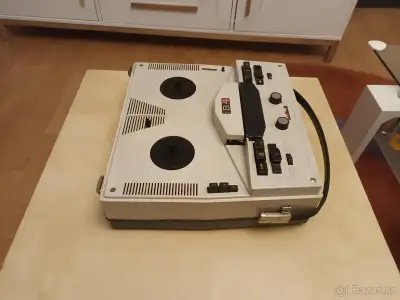 Magnetofon Tesla B4